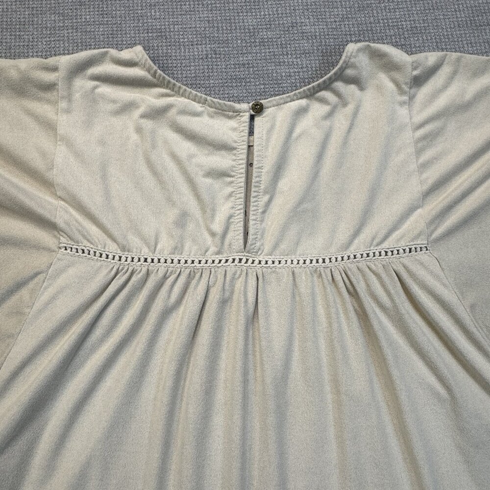 Maurices Womens Beige Tan Eyelet Blouse Short Dolman Sleeves Keyhole Size Small - Picture 9 of 15